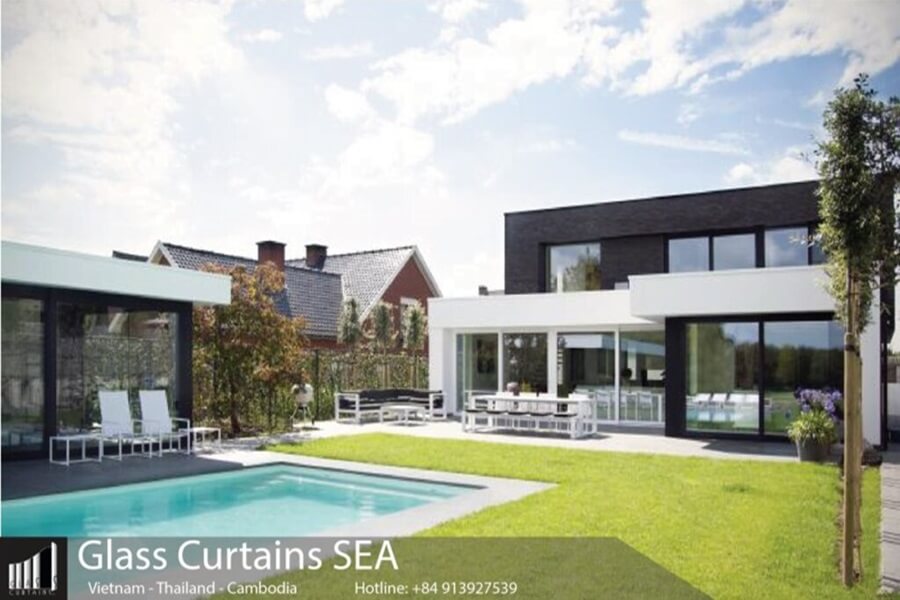 Modern frameless glass doors with flexible, elegant designs