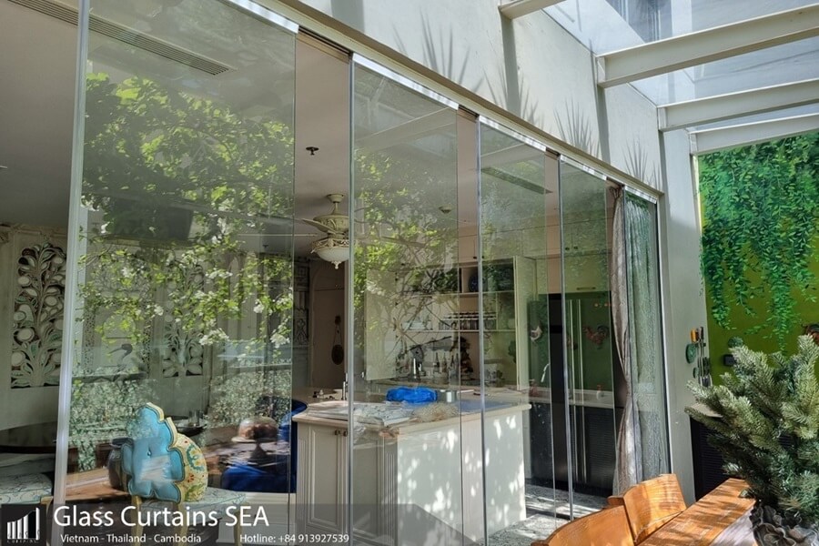 Optimizing family living space with mobile partitions