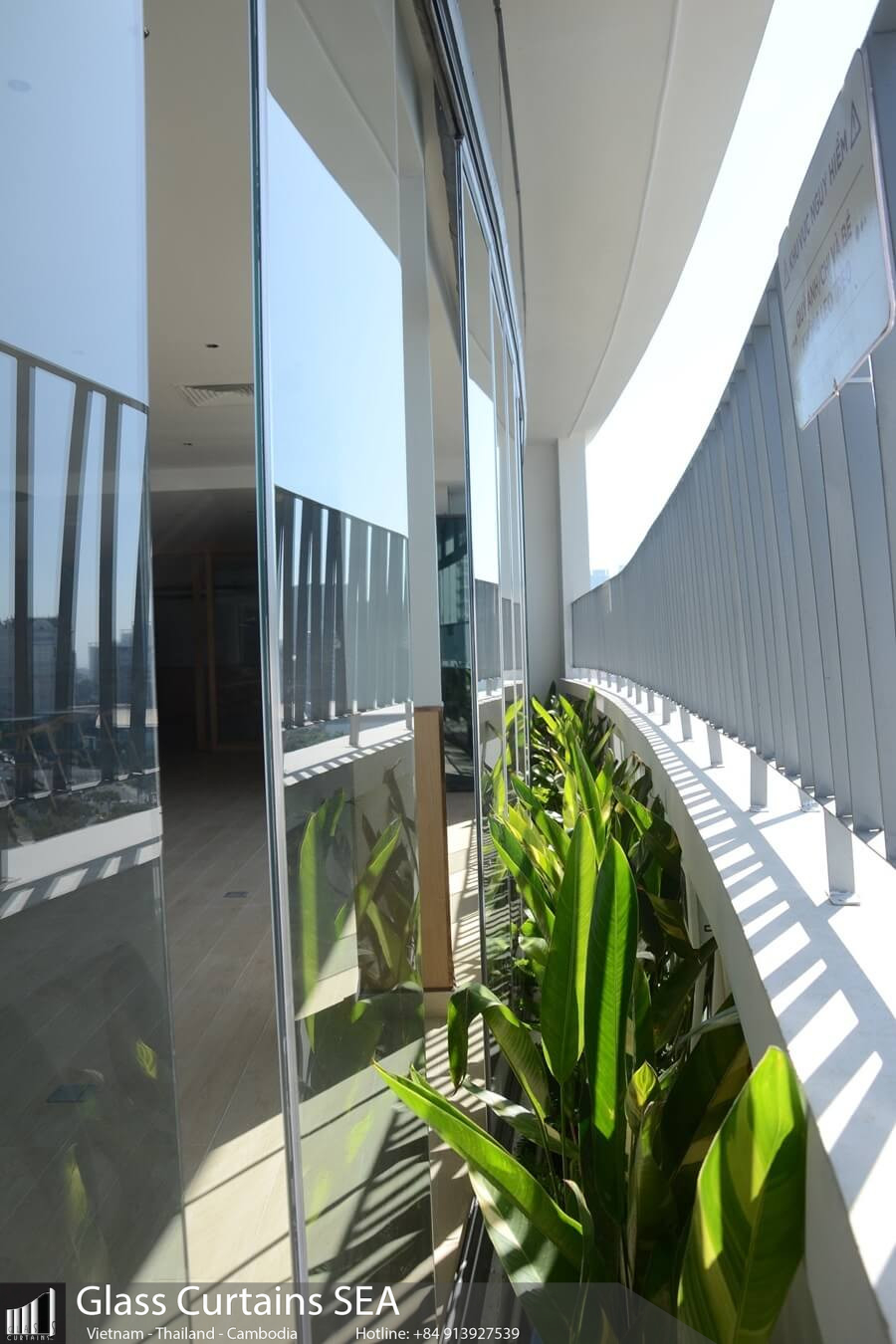 Cambodian frameless glass doors are most popular in 2024