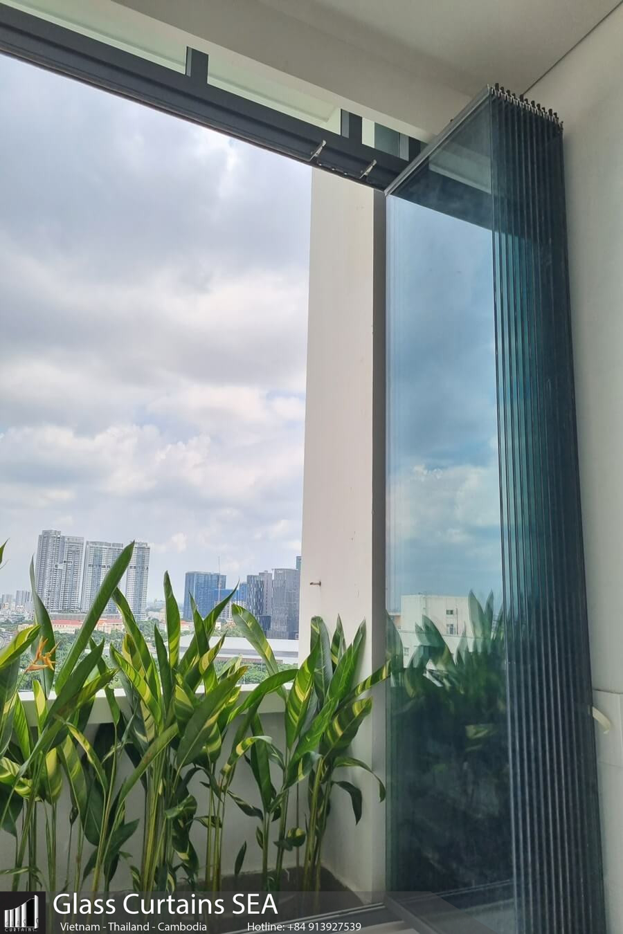Glass Curtains SEA - a unit that constructs durable, beautiful, and high-class Thai frameless glass doors