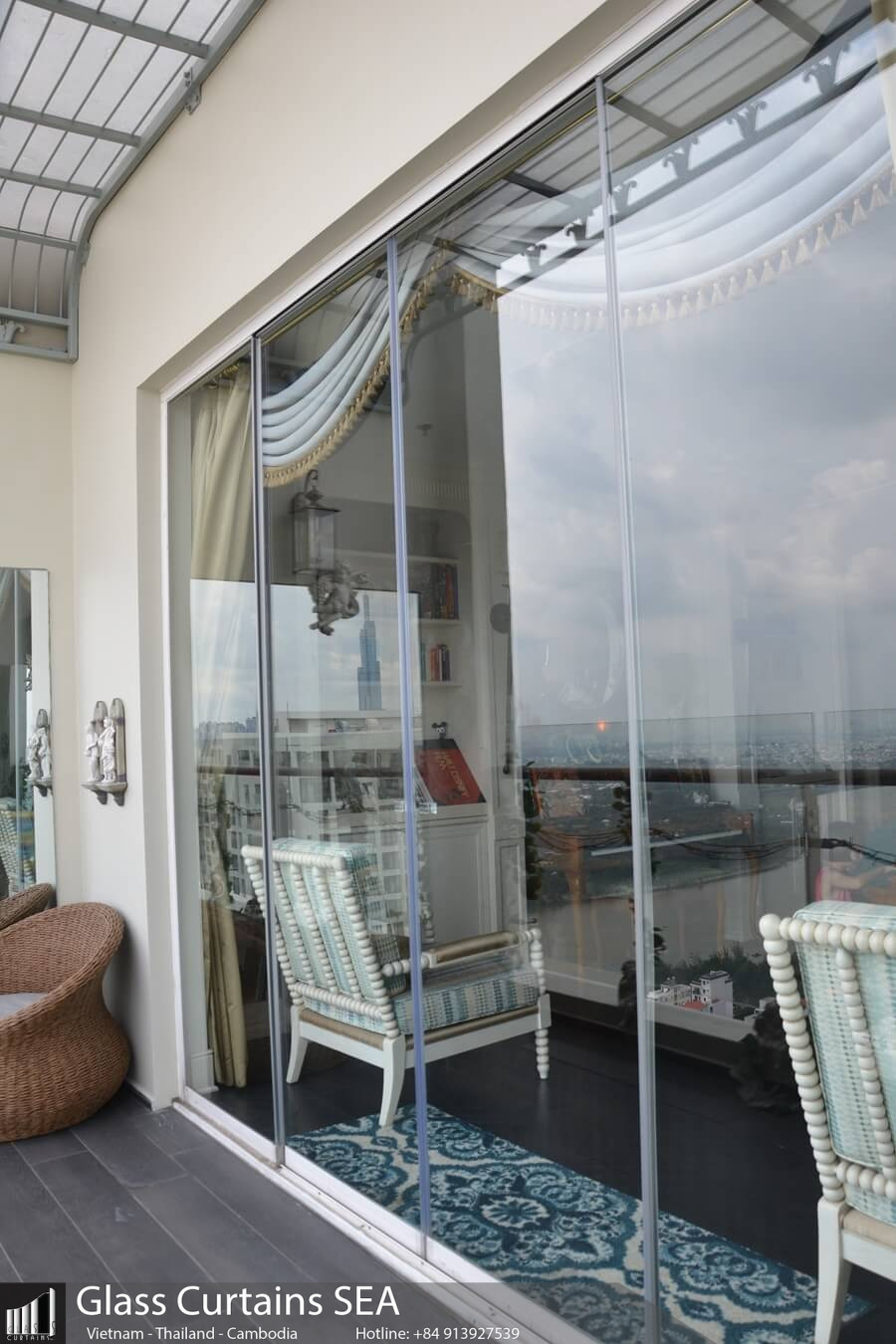 Good quality frameless tempered glass door in Vietnam