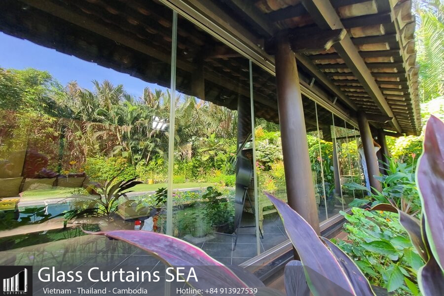 Learn about beautiful frameless glass walls for residential spaces