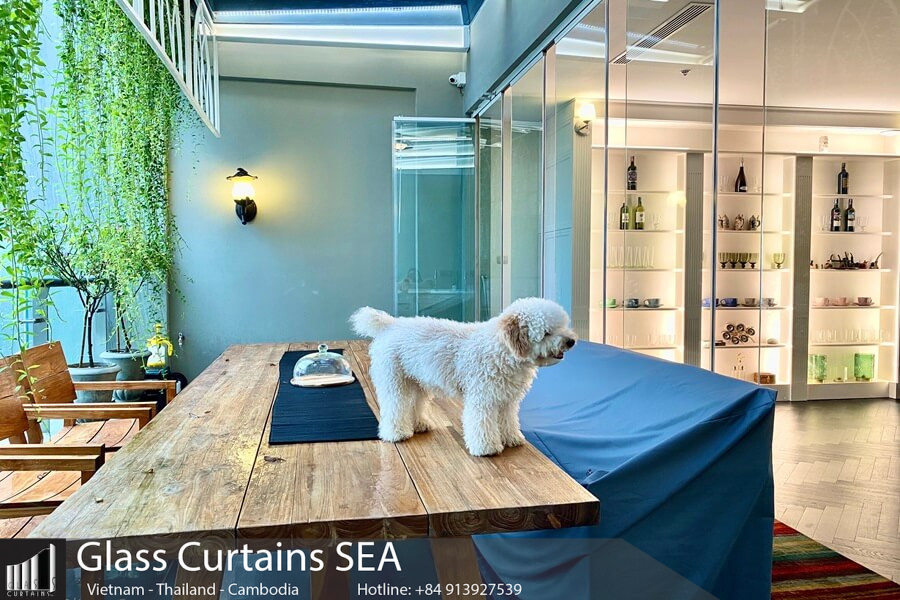 Criteria to consider when choosing frameless folding sliding glass doors