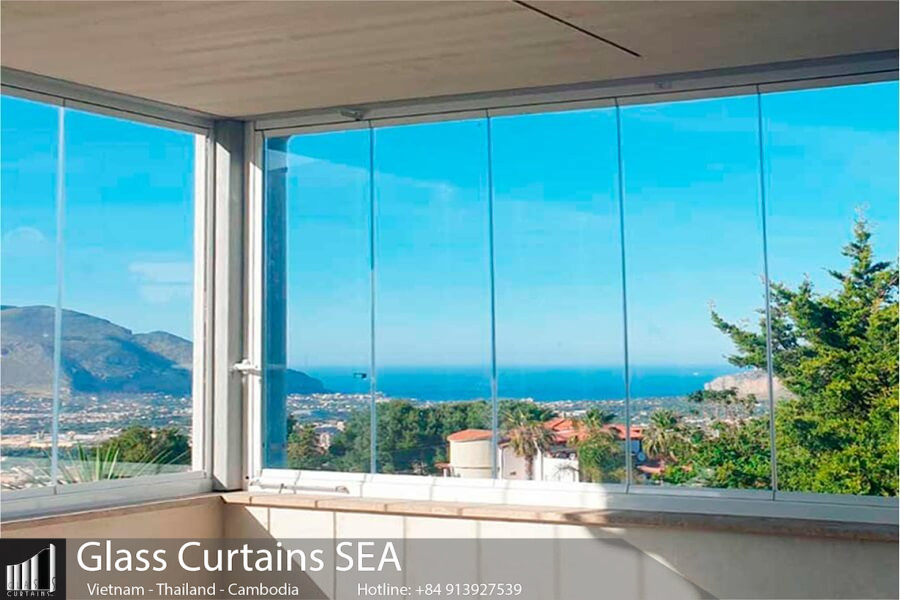 Frameless tempered glass windows for house