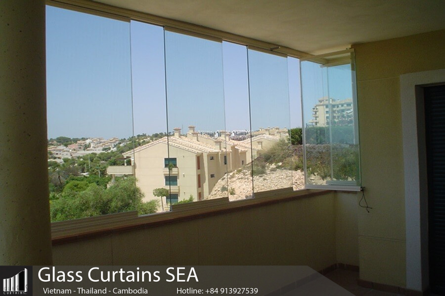 High-quality tempered glass frameless windows for apartment