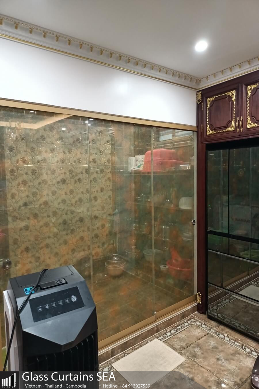 Frameless Sliding Glass Doors for Shops and Showrooms