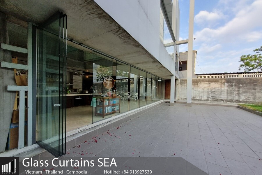 Advantages of Using Premium Folding Balcony Glass Doors